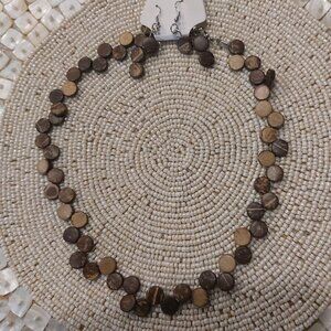FASHION JEWELRY Women's Single Strand Marled Brown/Tan Beads w/Earrings NWT